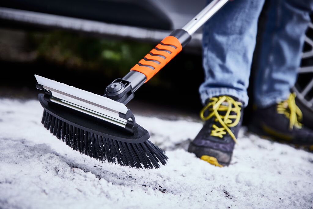 zestaw do odśnieżania Osram SNOW BRUSH skrobaczka zmiotka łopata czyścik - obrazek 10
